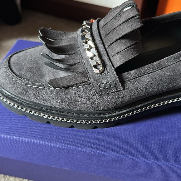 Stuart weitzman loafer - only worn once!! Size 9.0 - Picture 2 of 7